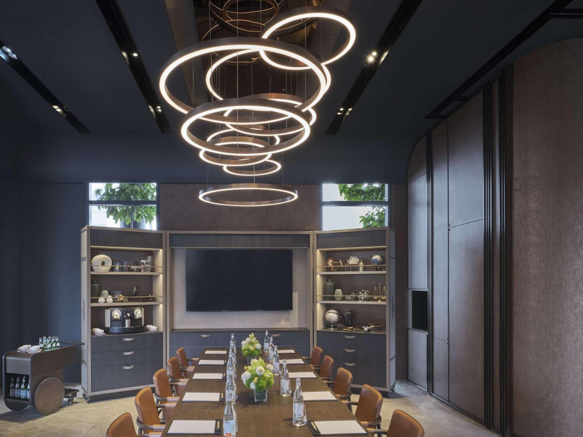 Khách sạn Pullman Hill Street 5*